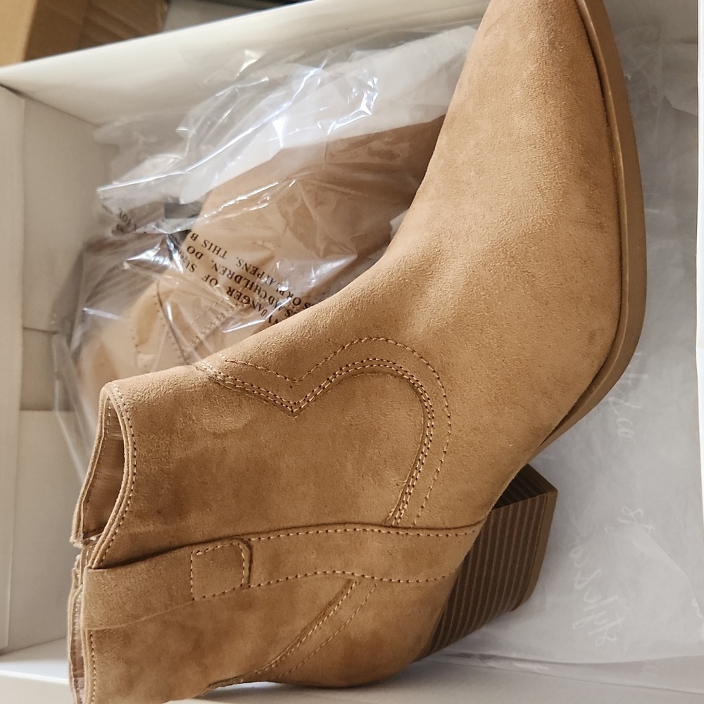 NEW STYLE & CO | $75 Perriee Vegan Leather Cowboy Ankle Boot - Picture 2 of 4